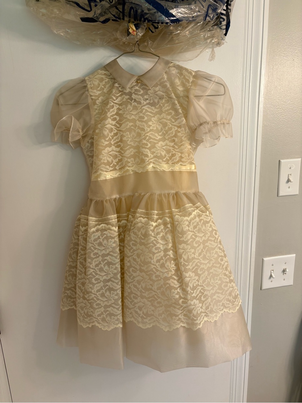 Vintage 1950s Girls Cream Lace Dress, First Communion, Flower Girl size 7/8